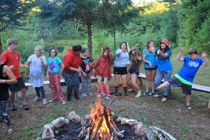 Outdoor adventure games for summer camps